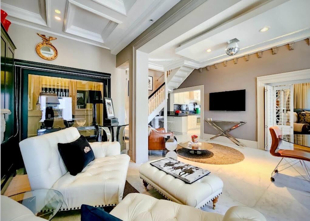 2 Bedroom Apartment For Sale in Bantry Bay, photo 3