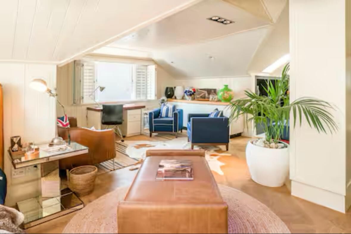 2 Bedroom Apartment For Sale in Bantry Bay, photo 10