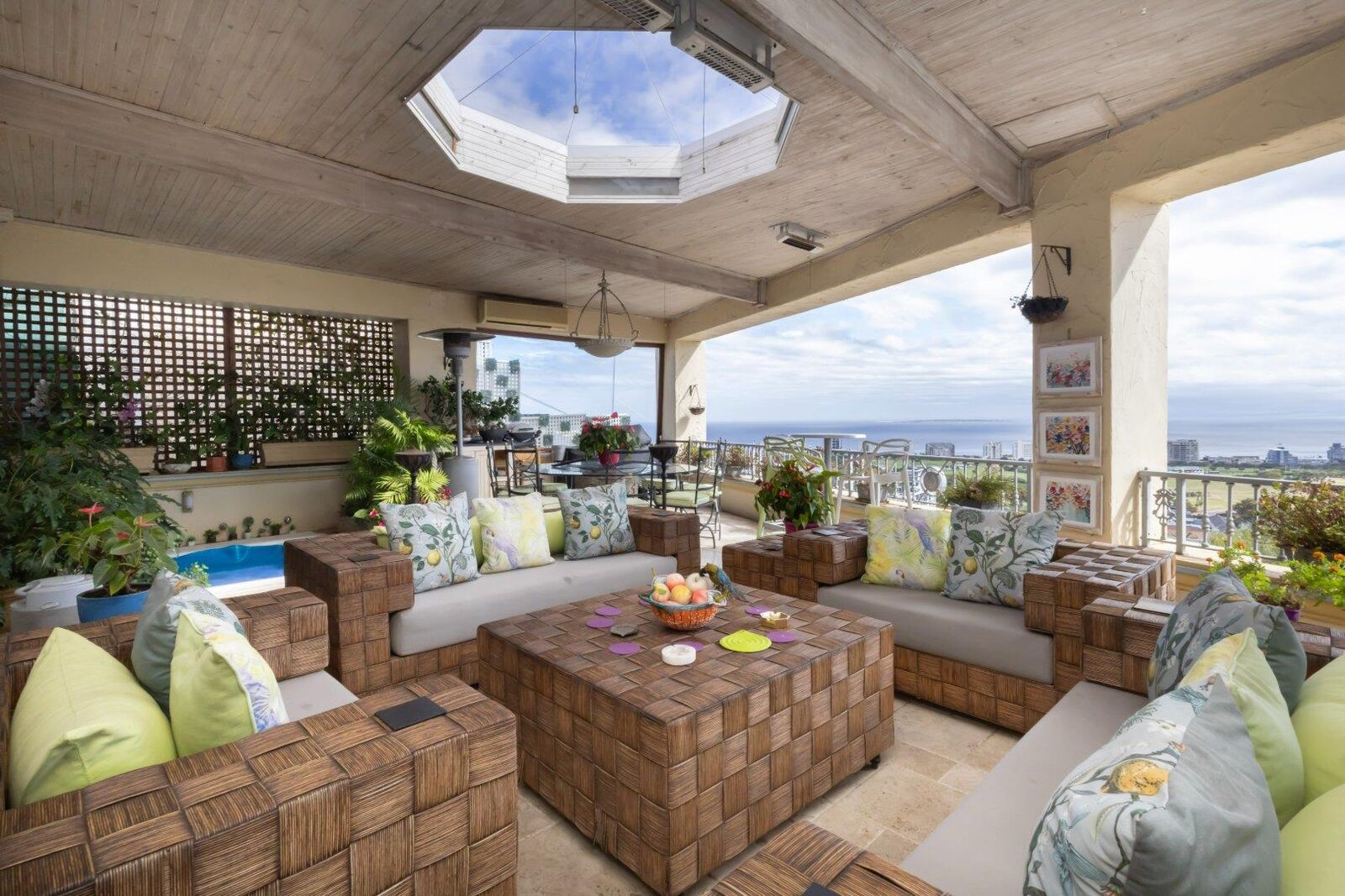 3 Bedroom House For Sale in Green Point, photo 2