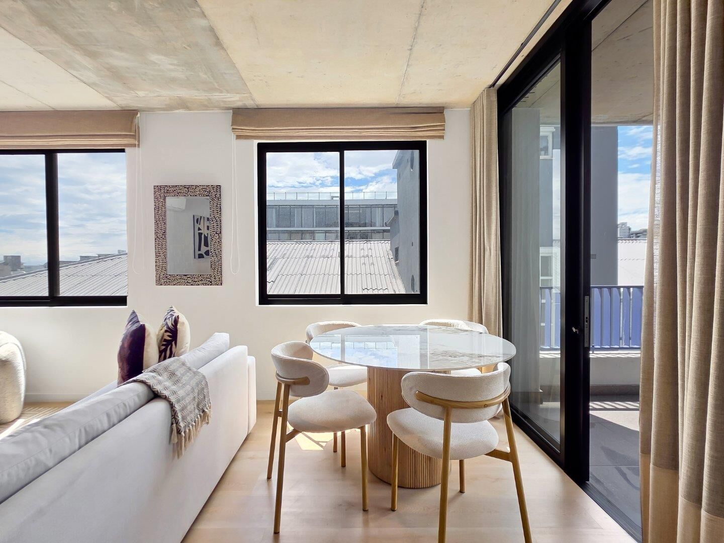 2 Bedroom Apartment For Sale in Sea Point, photo 9