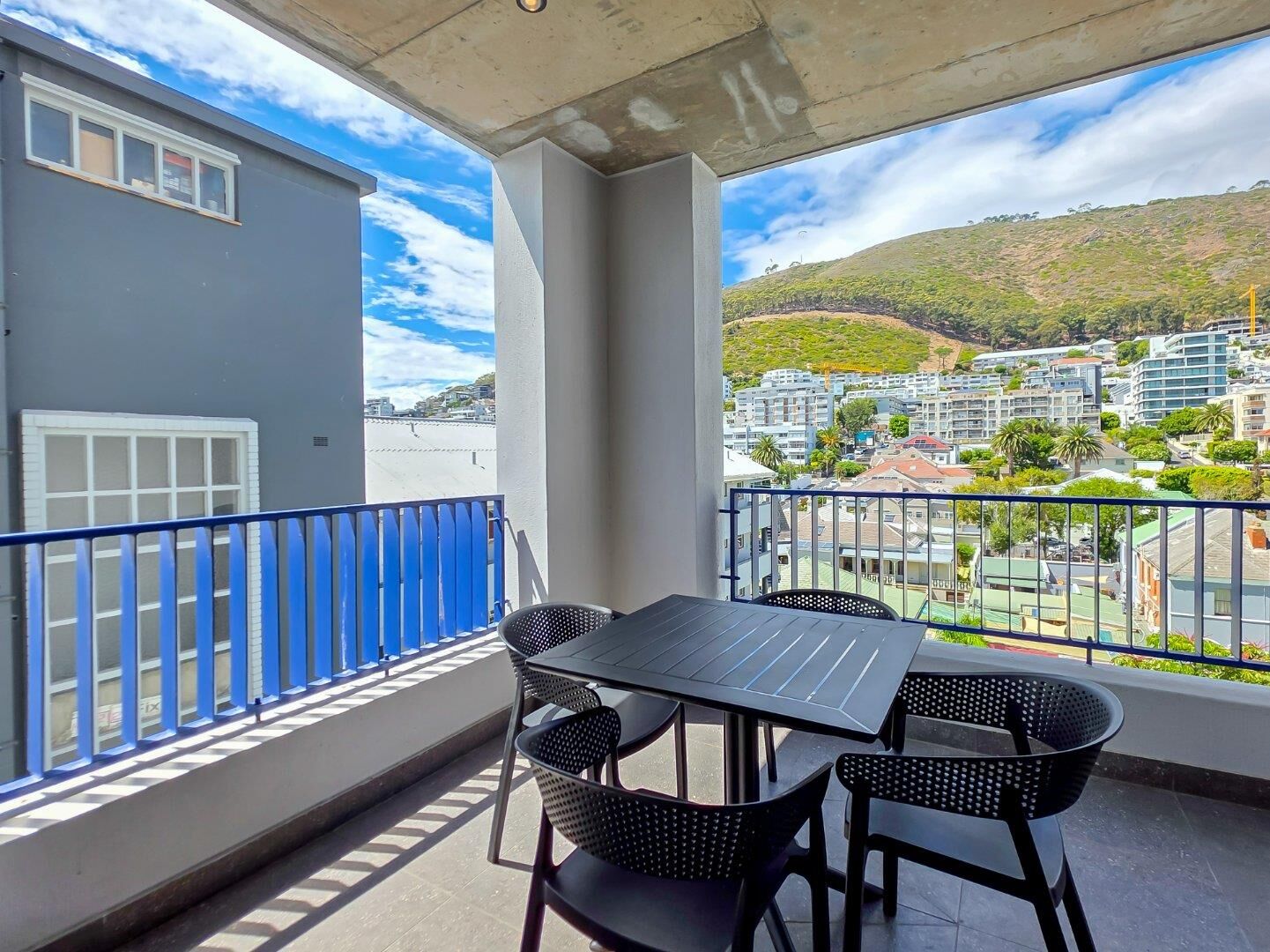 2 Bedroom Apartment For Sale in Sea Point, photo 11