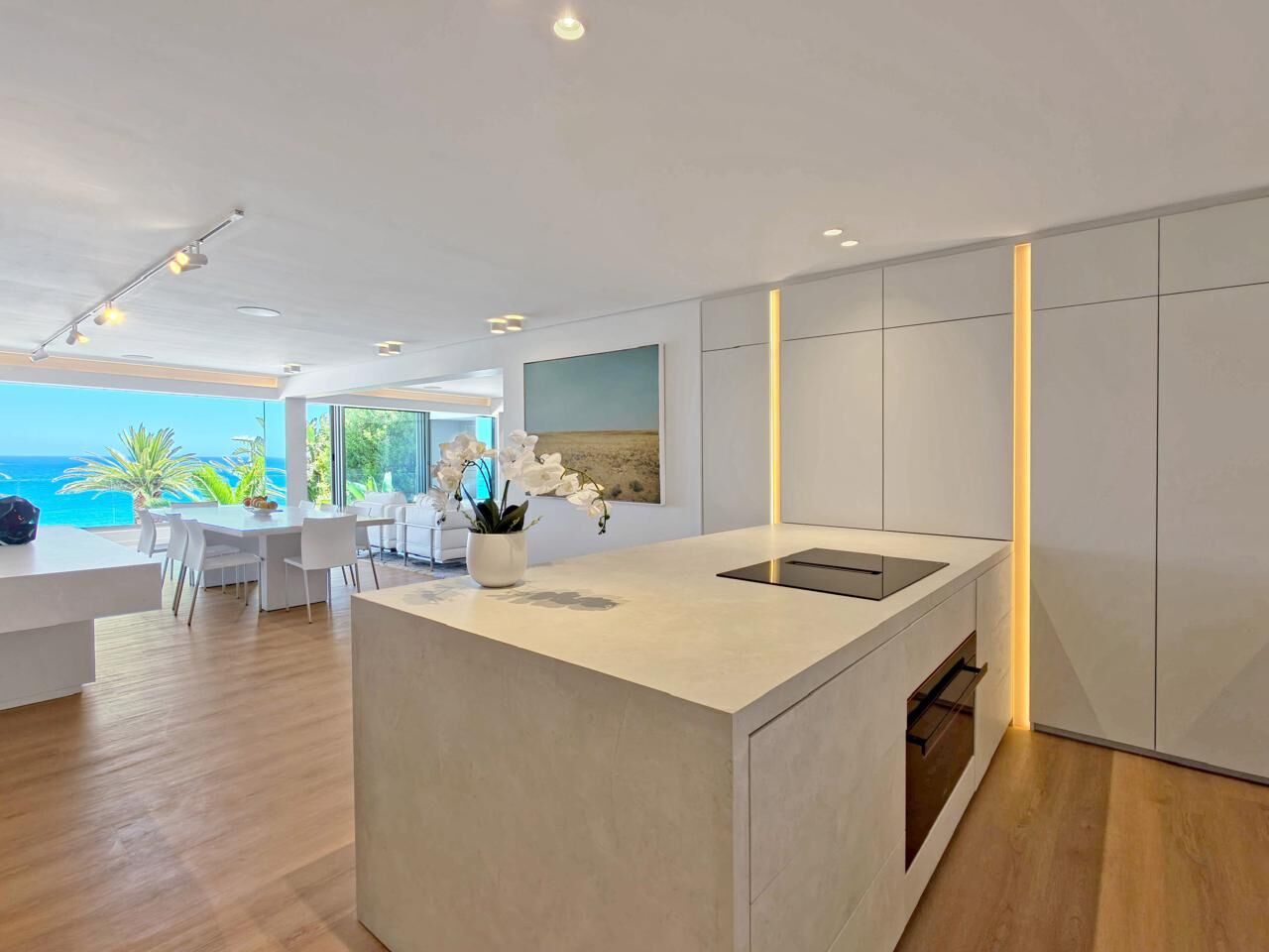 3 Bedroom Apartment To Let in Clifton, photo 3