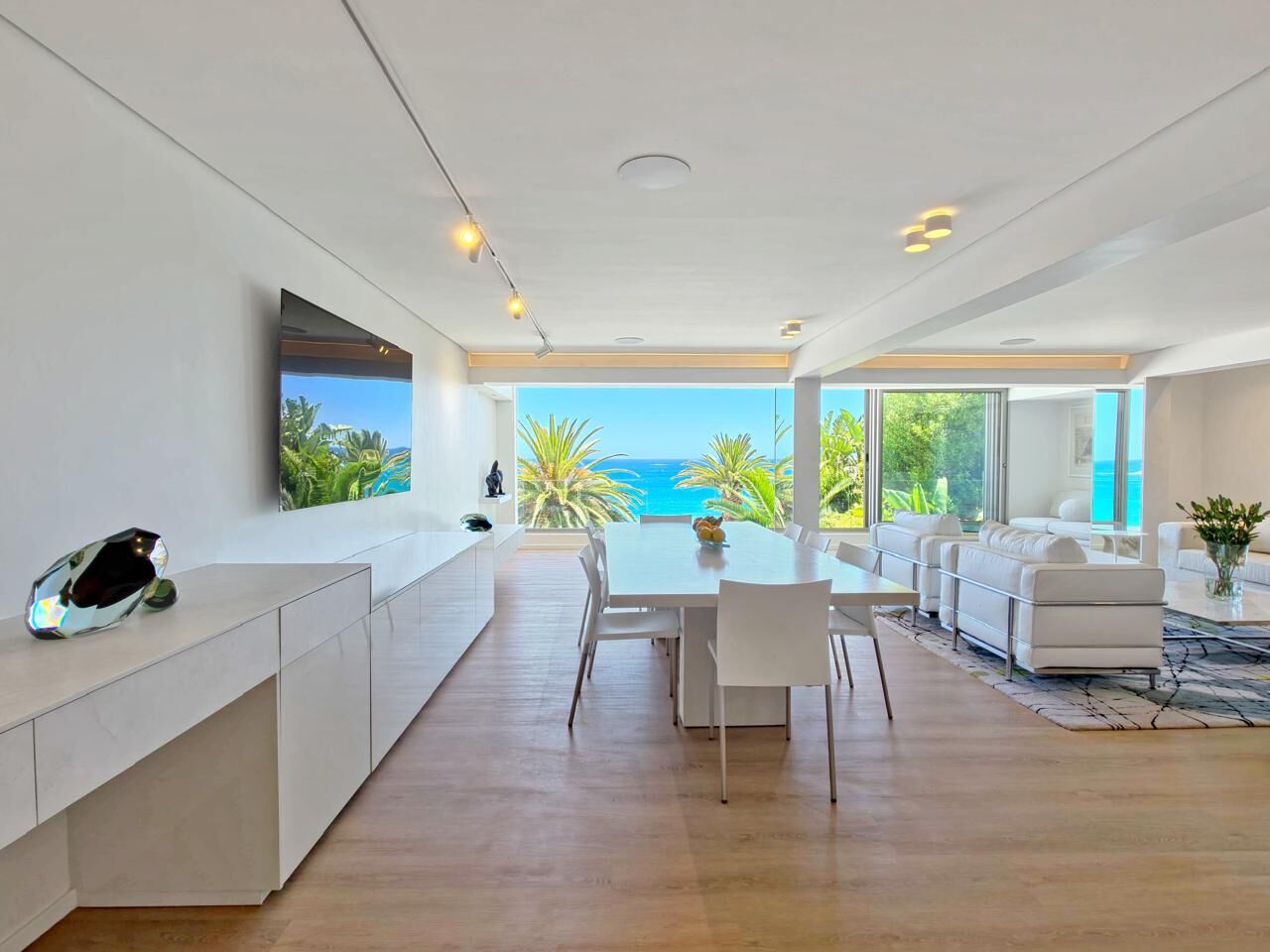 3 Bedroom Apartment To Let in Clifton, photo 6