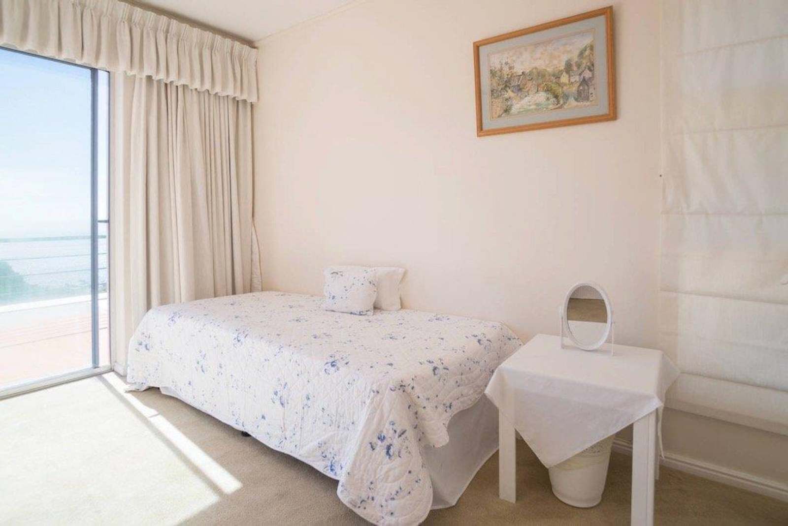 4 Bedroom House To Let in Camps Bay, photo 12