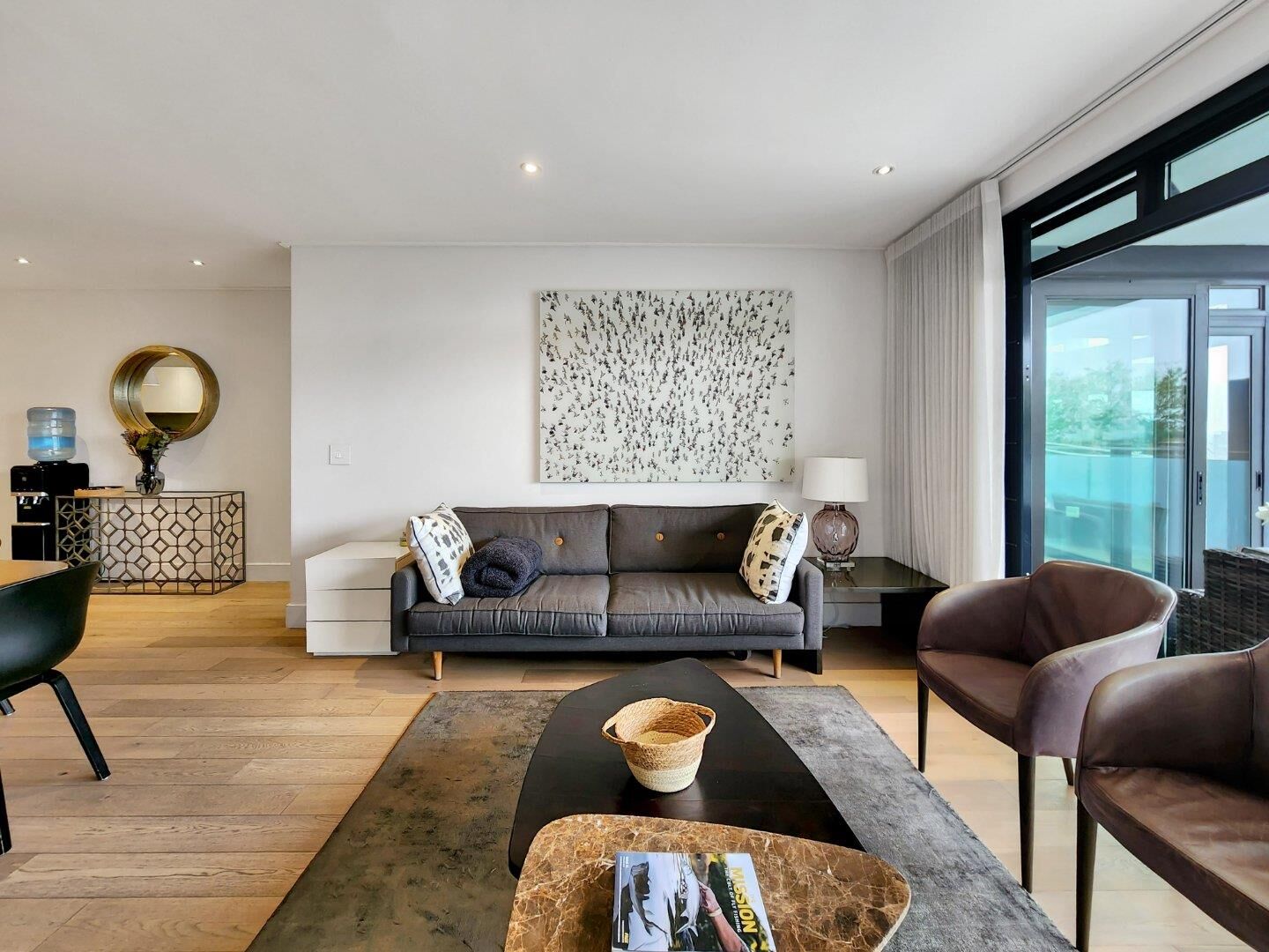 2 Bedroom Apartment For Sale in Sea Point, photo 2