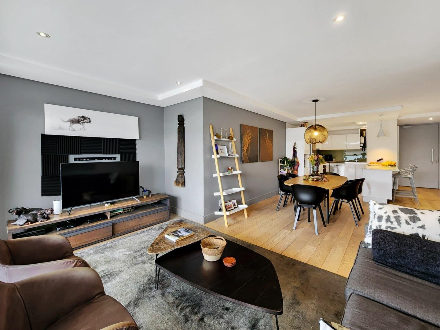 2 Bedroom Apartment For Sale in Sea Point, photo 8