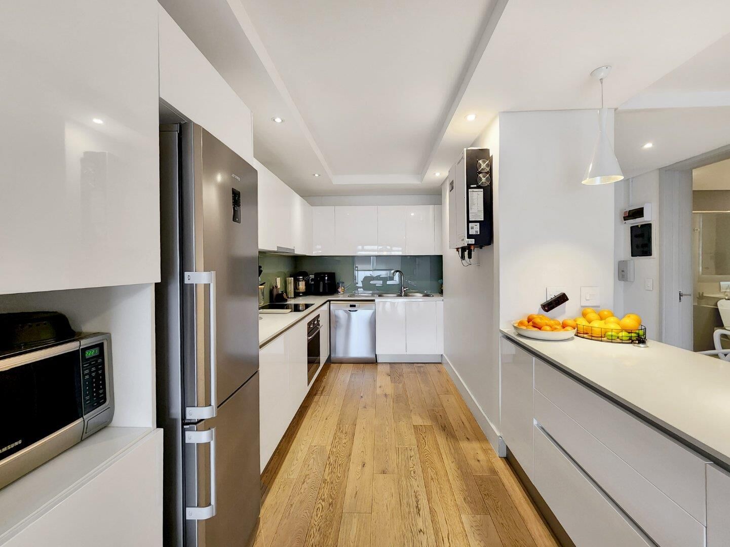 2 Bedroom Apartment For Sale in Sea Point, photo 11