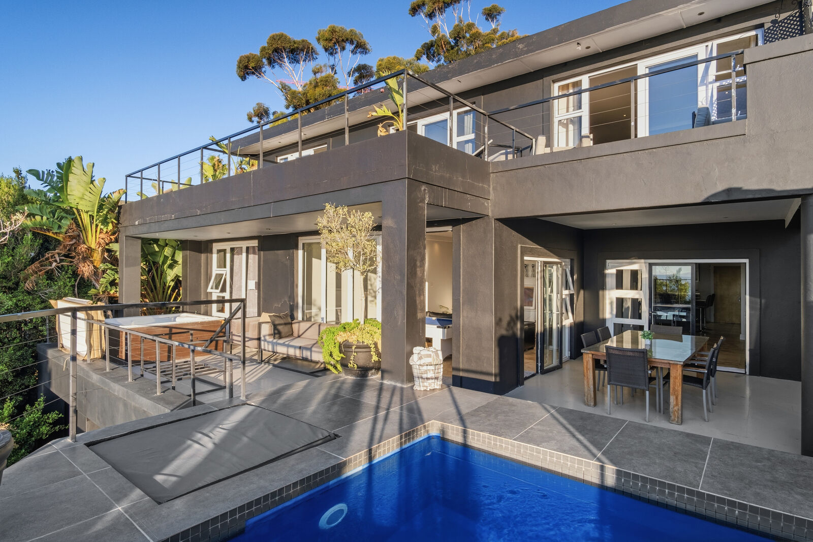 9 Bedroom House For Sale in Bantry Bay, photo 5