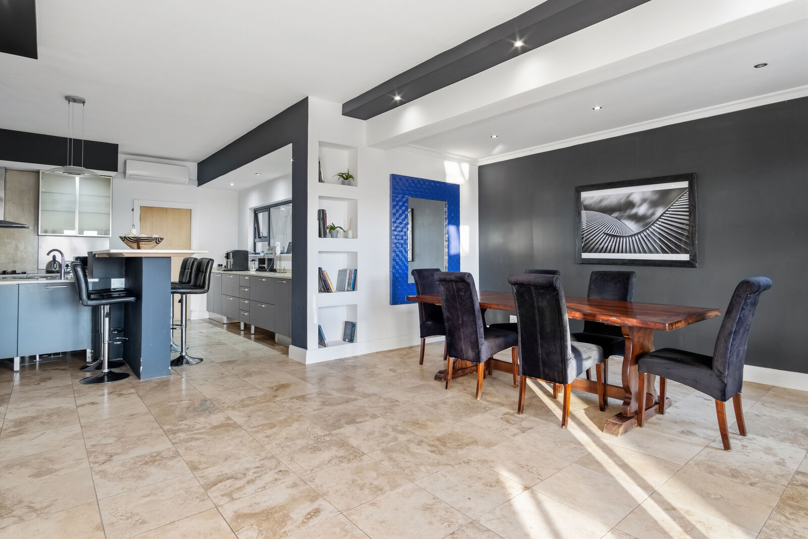 9 Bedroom House For Sale in Bantry Bay, photo 8