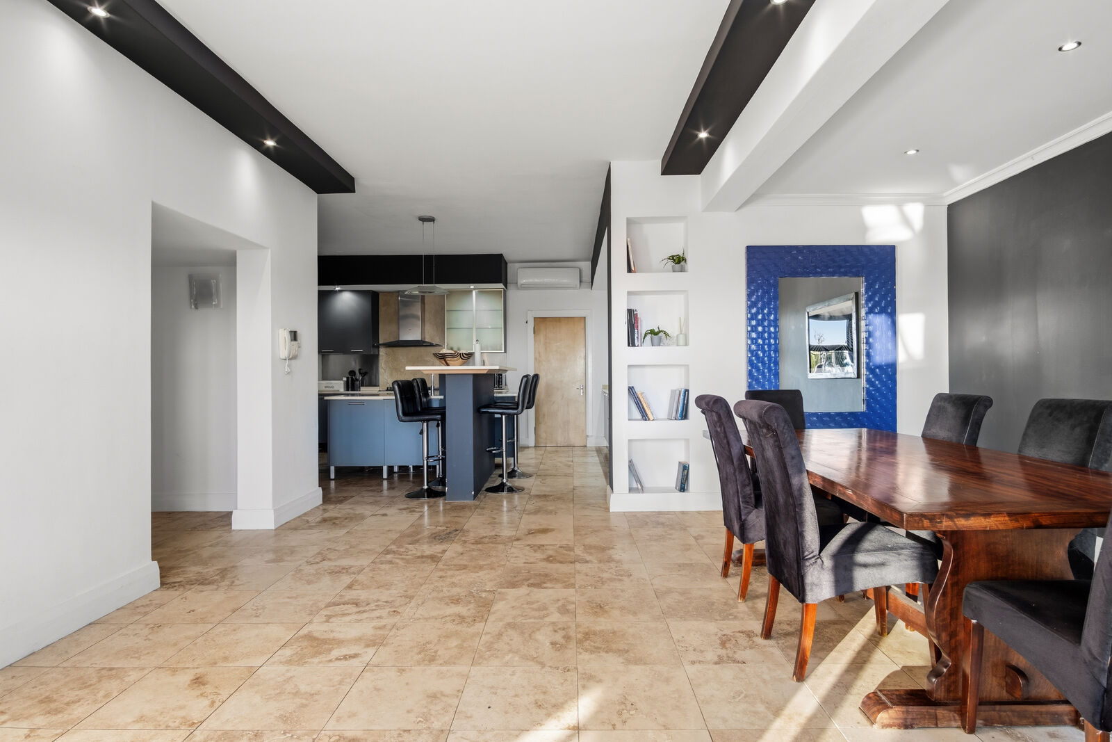 9 Bedroom House For Sale in Bantry Bay, photo 9