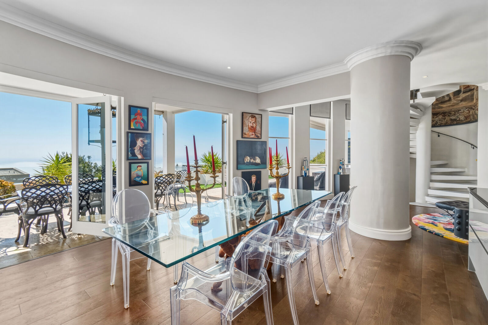 2 Bedroom Apartment For Sale in Bantry Bay, photo 11