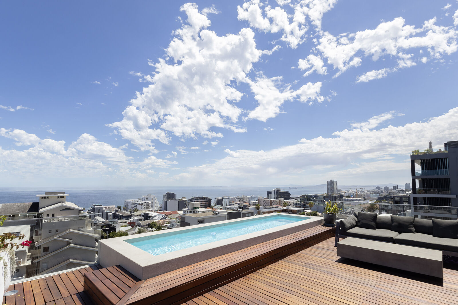 3 Bedroom Apartment To Let in Bantry Bay, photo 2