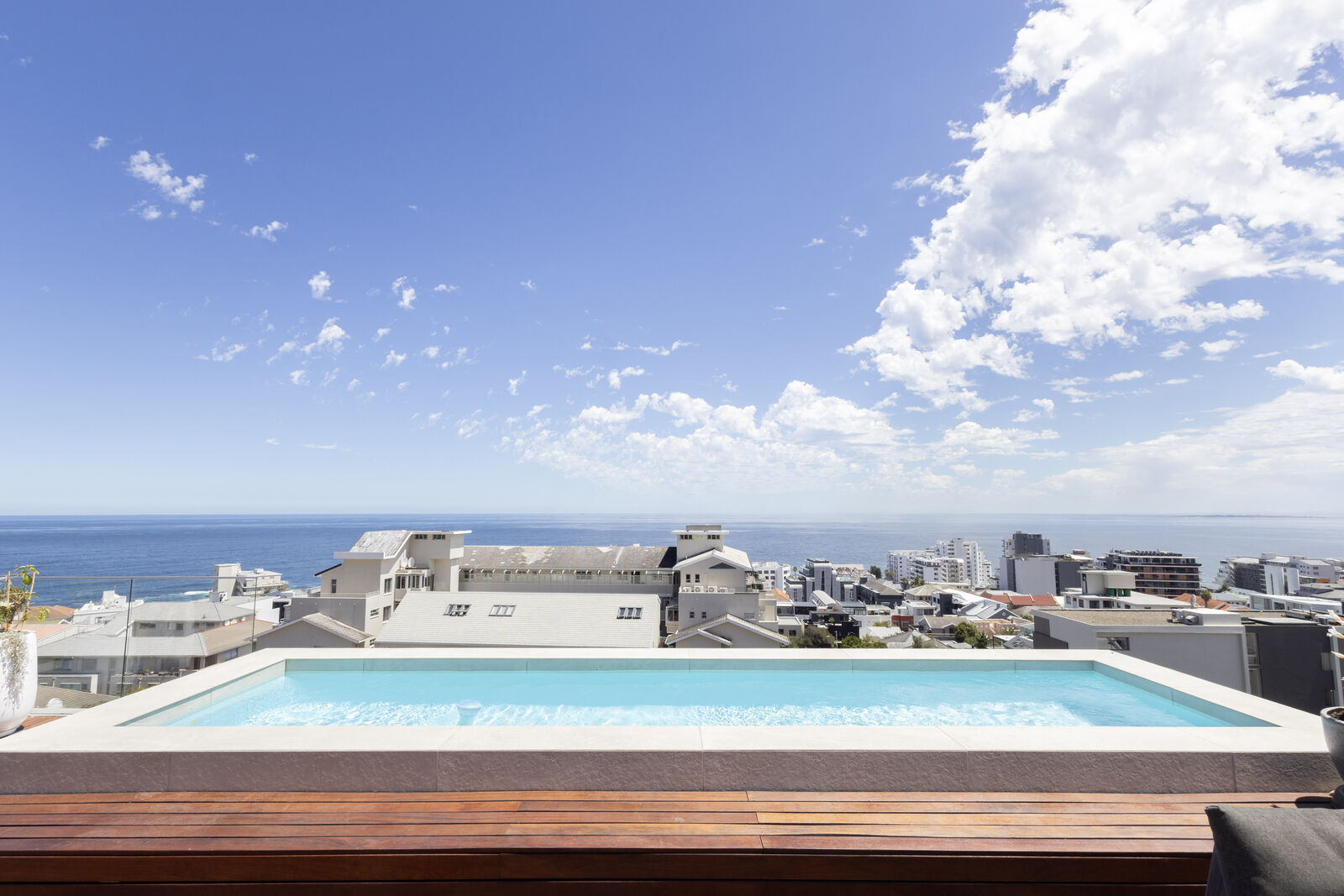 3 Bedroom Apartment To Let in Bantry Bay, photo 3