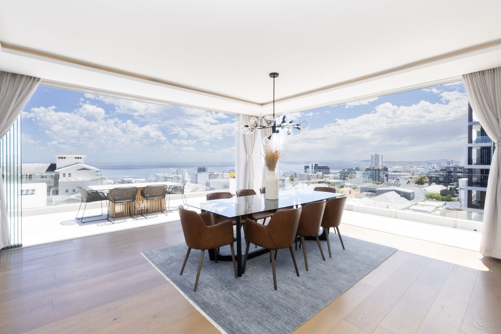 3 Bedroom Apartment To Let in Bantry Bay, photo 6