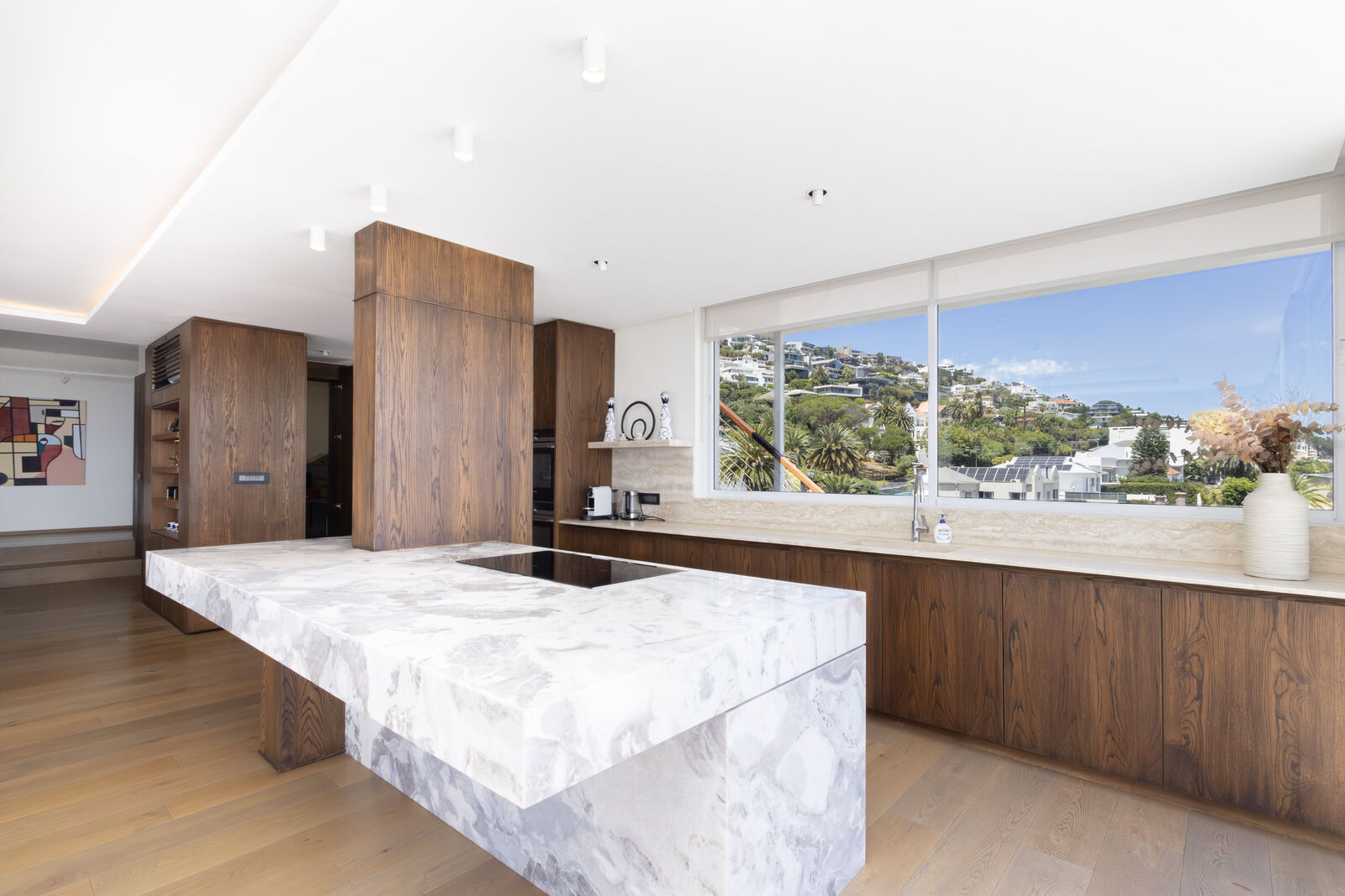 3 Bedroom Apartment To Let in Bantry Bay, photo 8