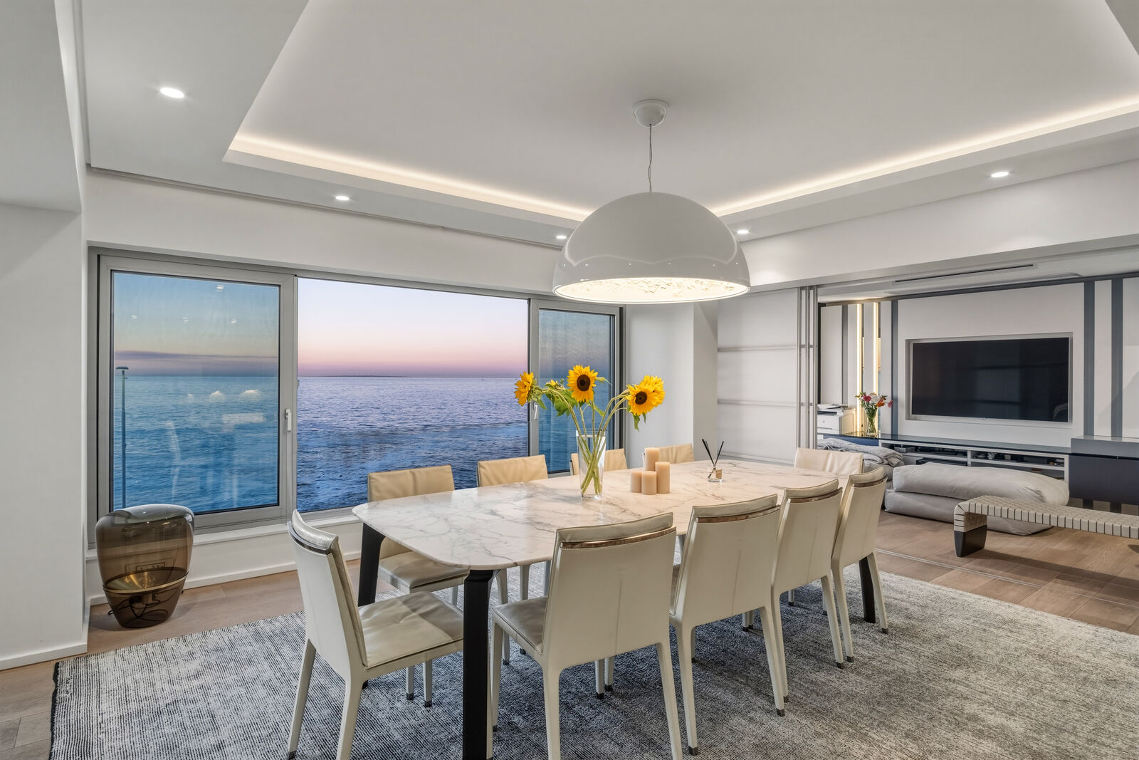 4 Bedroom Apartment For Sale in Sea Point, photo 5