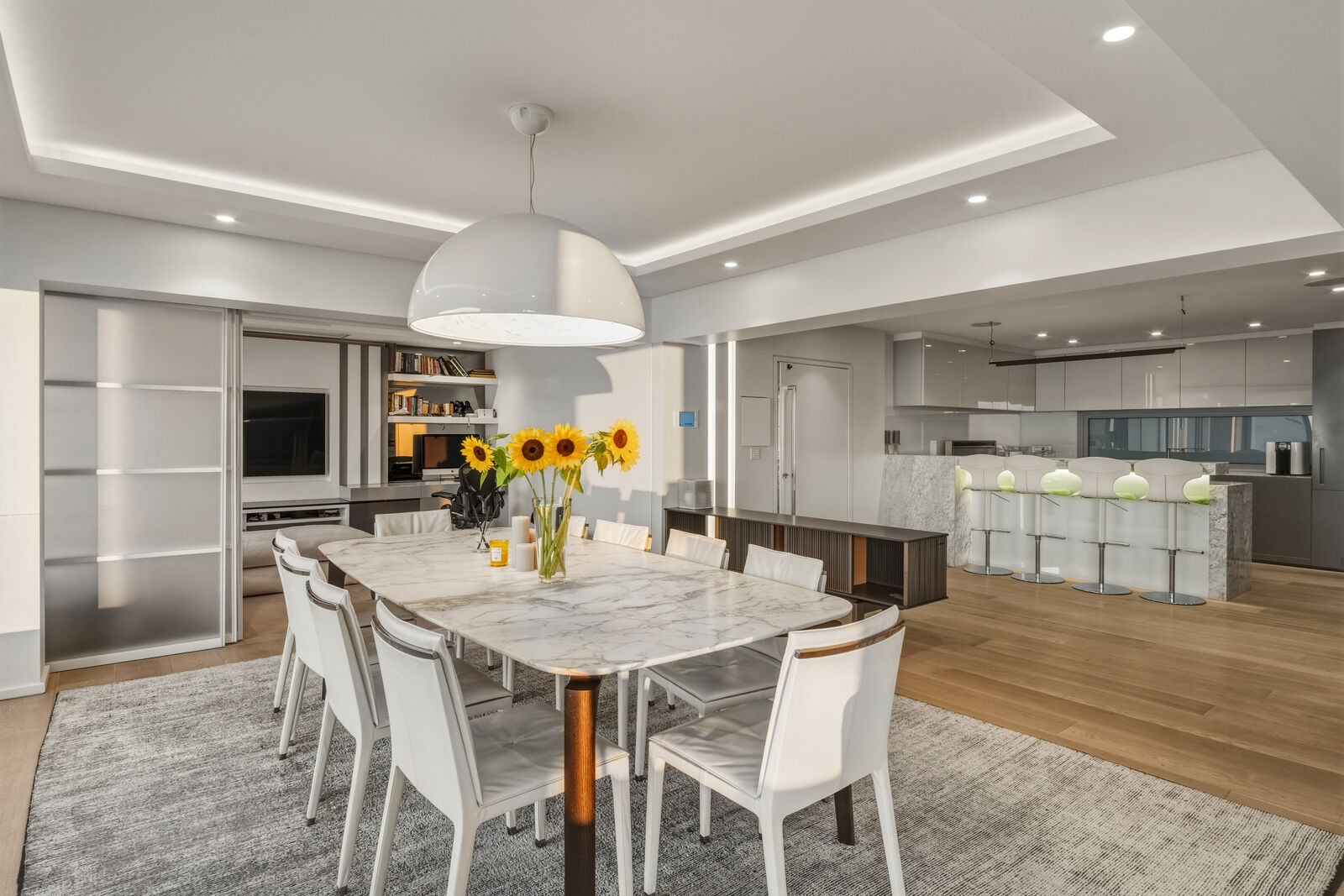 4 Bedroom Apartment For Sale in Sea Point, photo 6