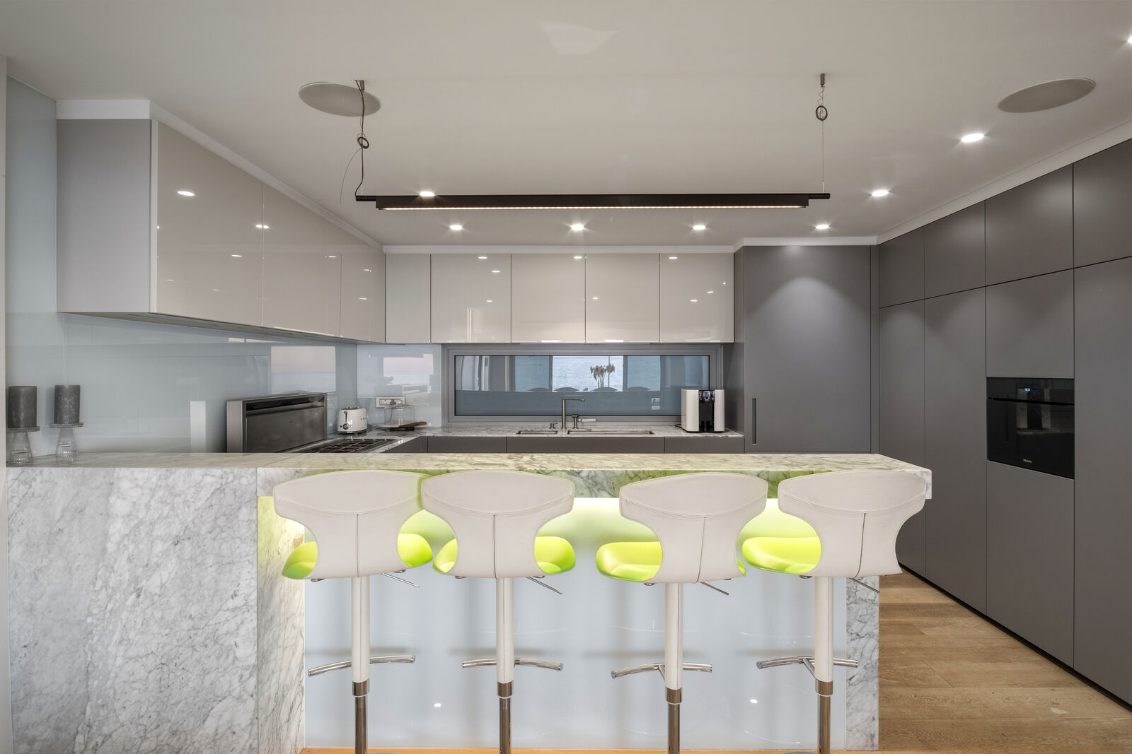 4 Bedroom Apartment For Sale in Sea Point, photo 7