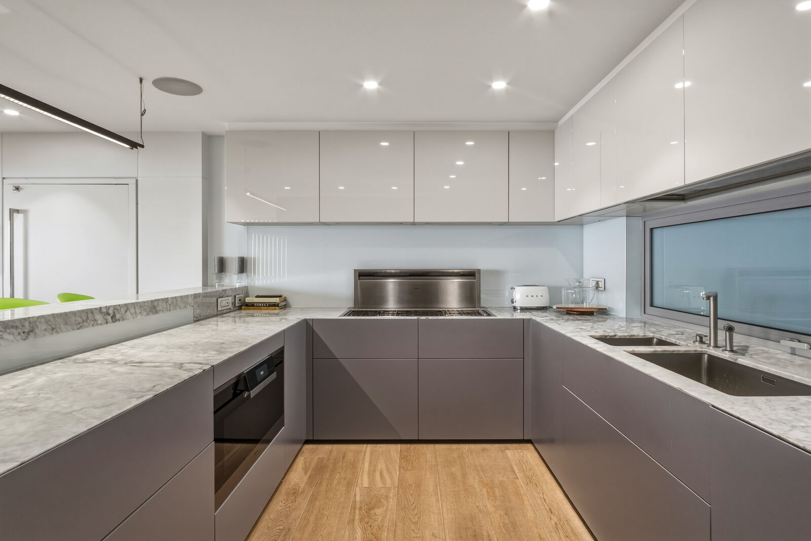 4 Bedroom Apartment For Sale in Sea Point, photo 8