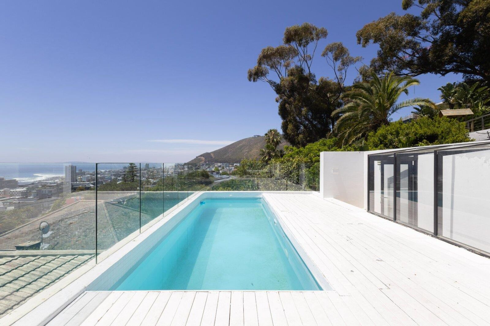 6 Bedroom House To Let in Bantry Bay, photo 3