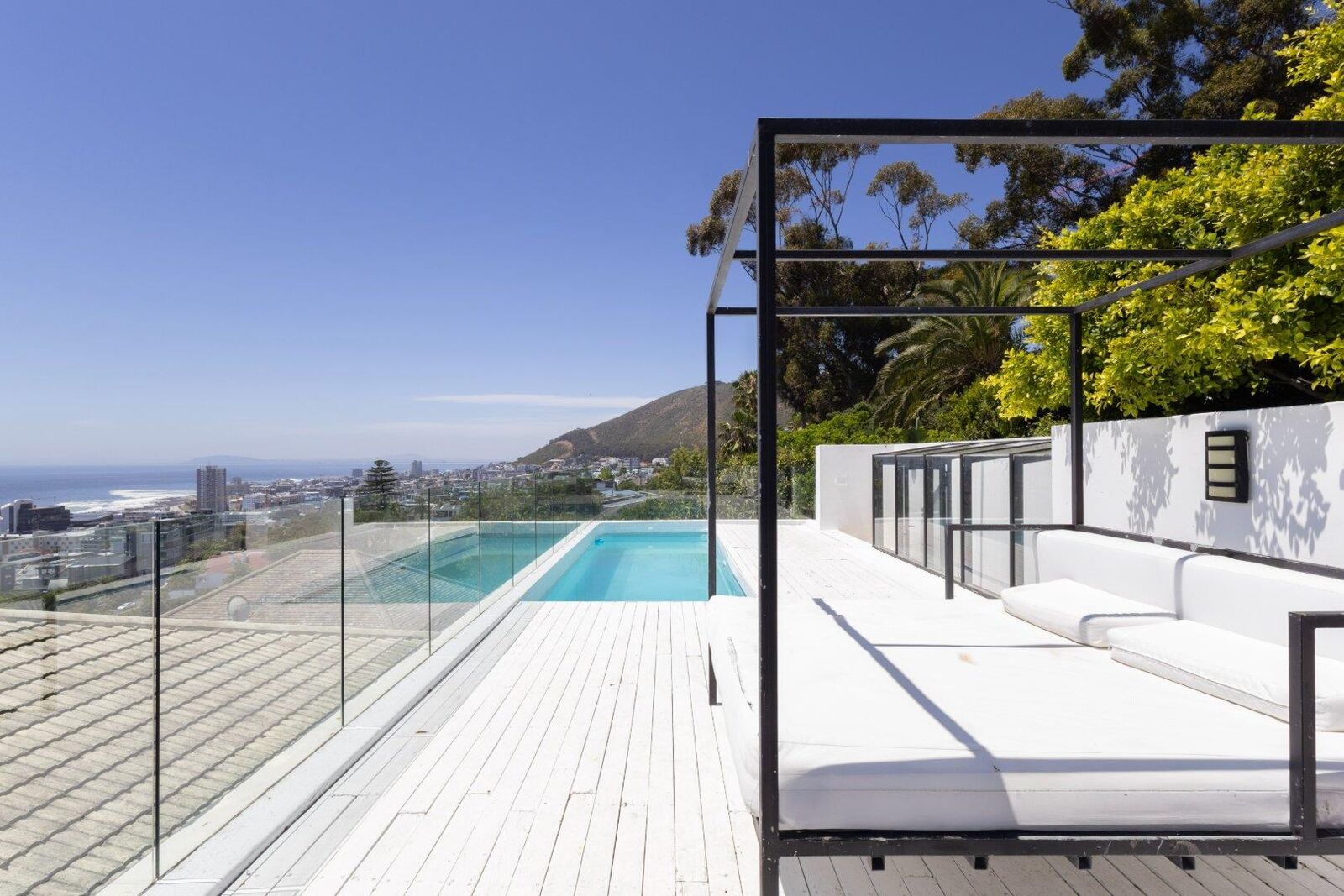 6 Bedroom House To Let in Bantry Bay, photo 4