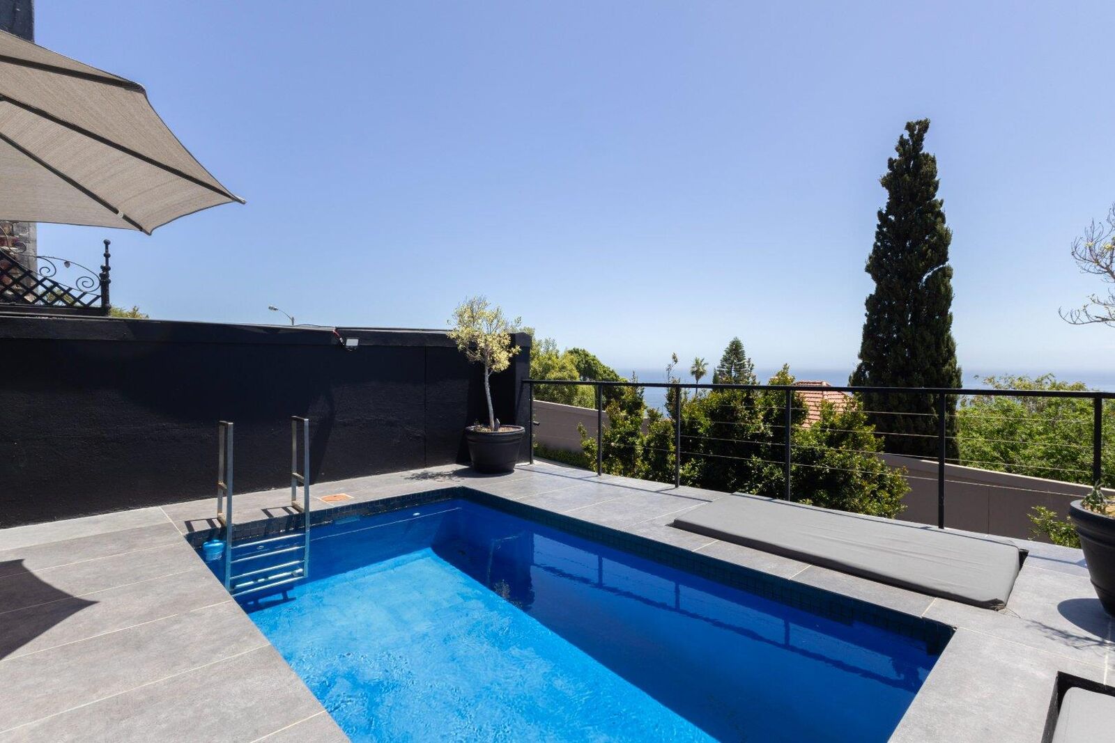 6 Bedroom House To Let in Bantry Bay, photo 5