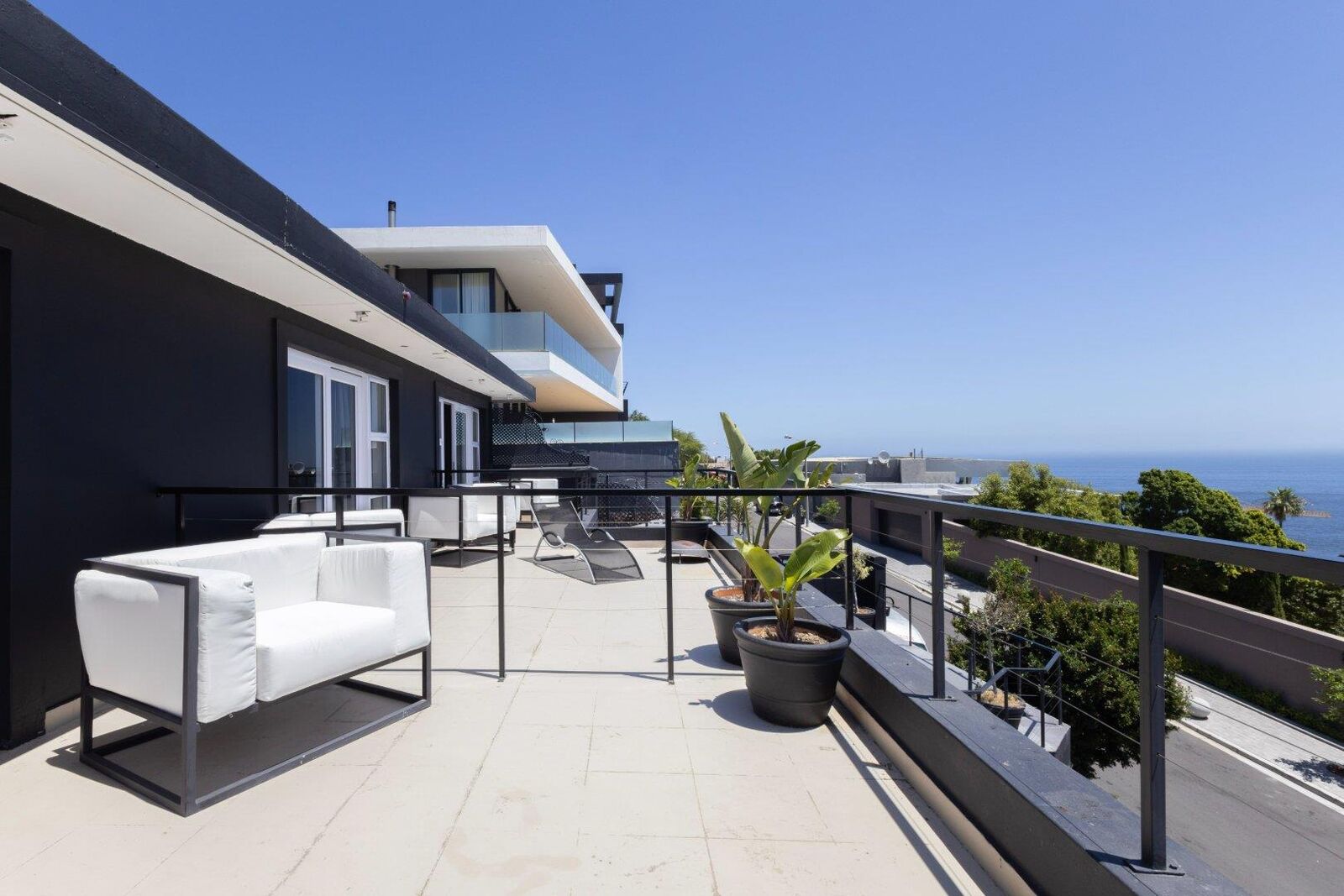 6 Bedroom House To Let in Bantry Bay, photo 10
