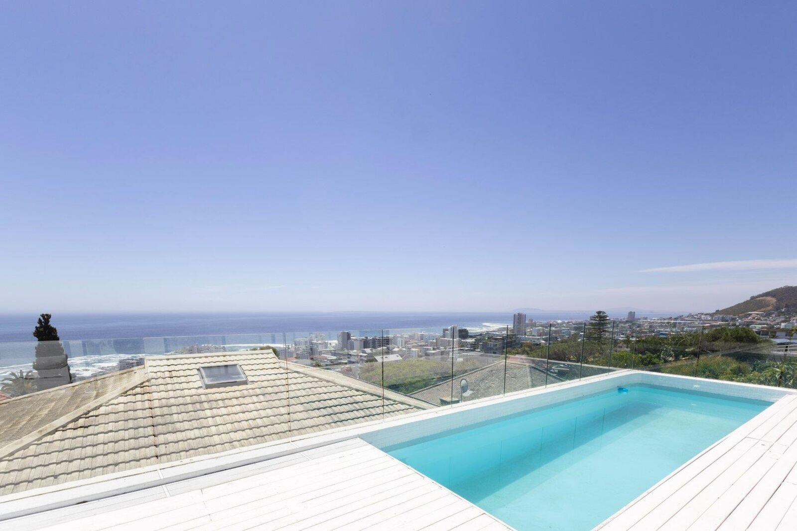6 Bedroom House To Let in Bantry Bay, photo 11