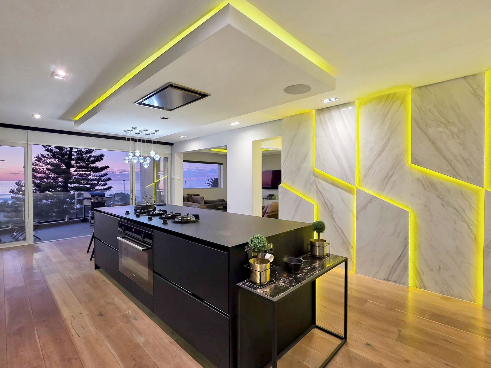 2 Bedroom Apartment Rented in Sea Point, photo 3