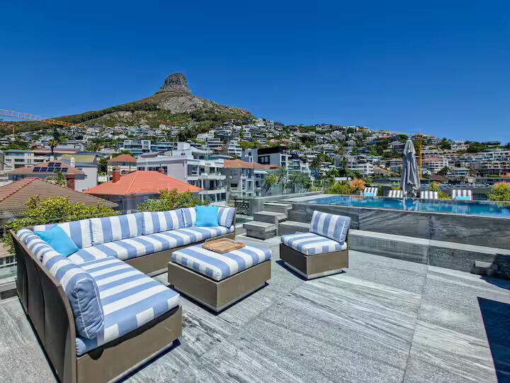 3 Bedroom Apartment For Sale in Bantry Bay, photo 4