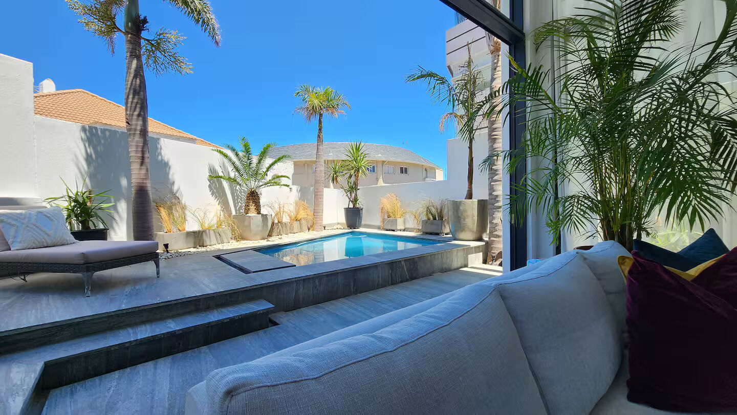 3 Bedroom Apartment For Sale in Bantry Bay, photo 4
