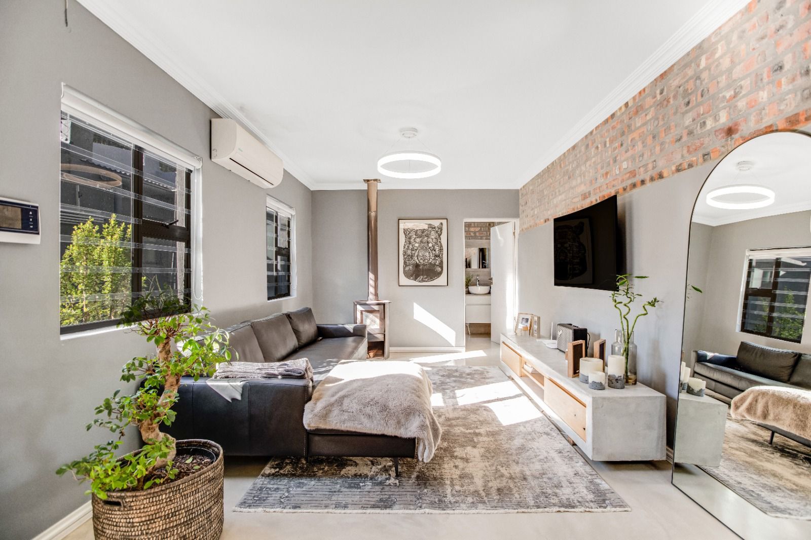 2 Bedroom Apartment To Let in Green Point
