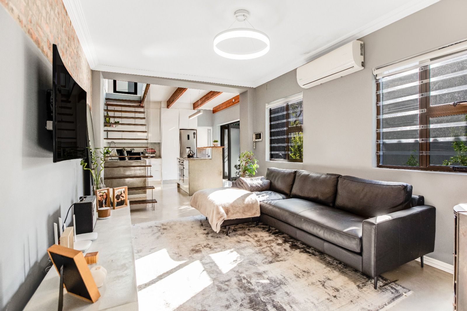 2 Bedroom Apartment To Let in Green Point, photo 6