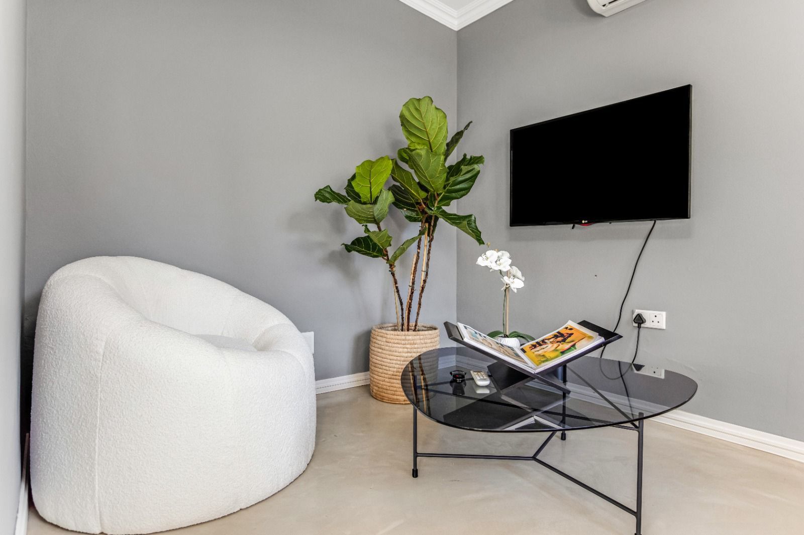 2 Bedroom Apartment To Let in Green Point, photo 10