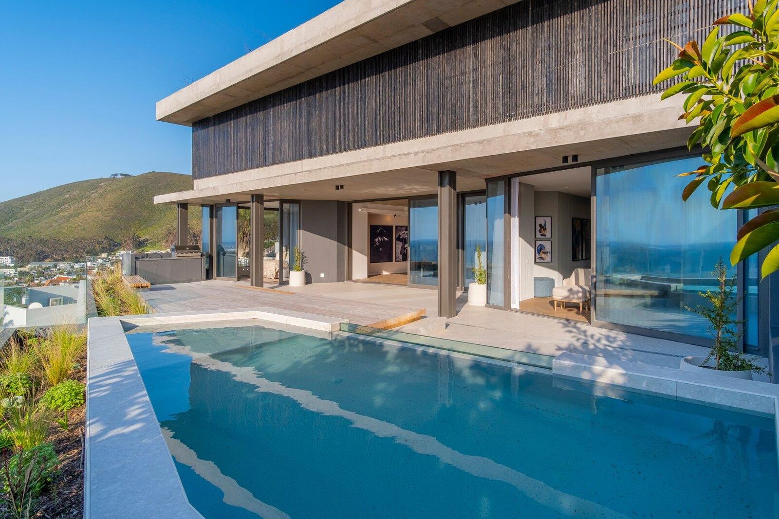 4 Bedroom Apartment For Sale in Fresnaye, photo 2