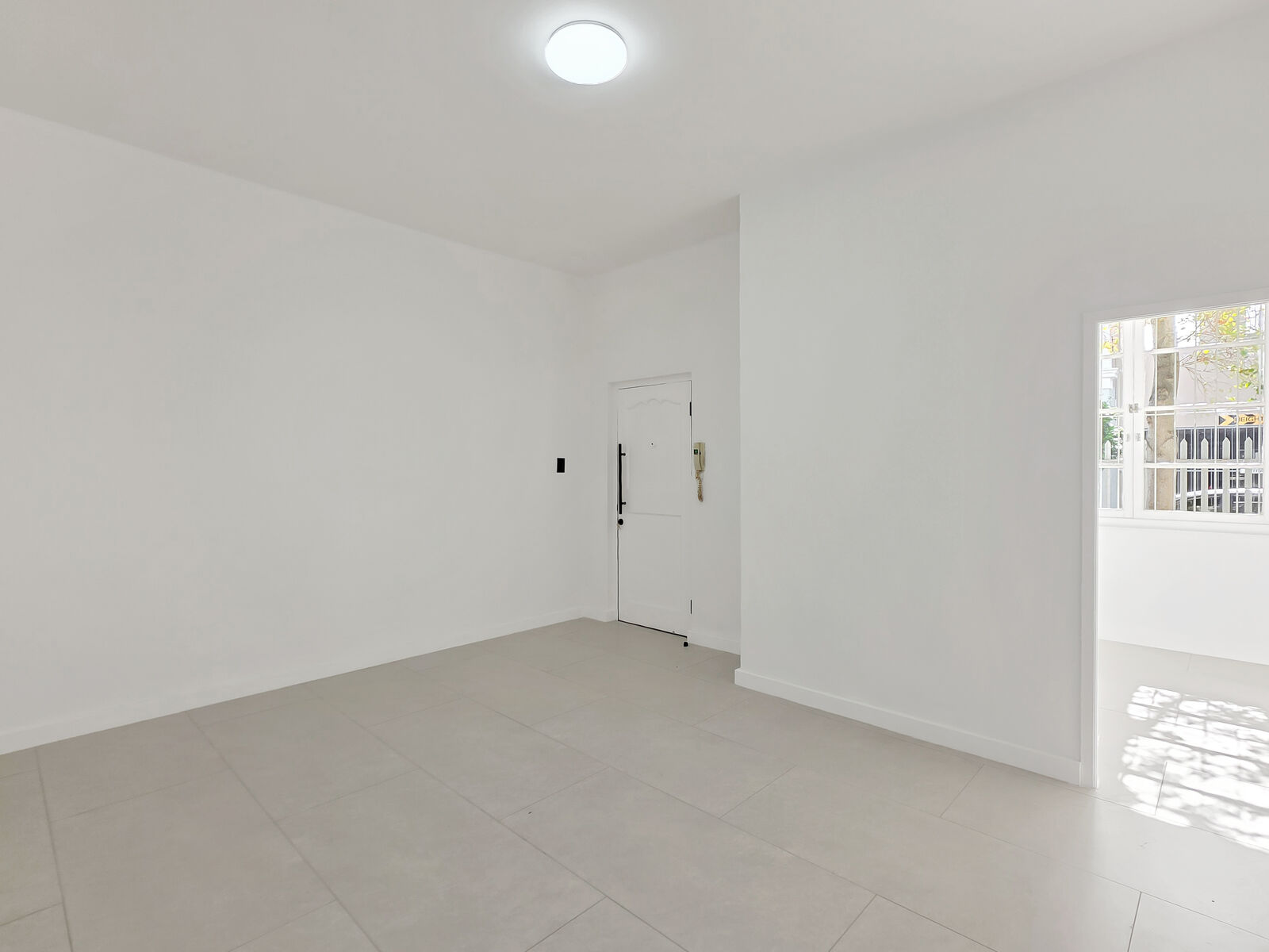 2 Bedroom Apartment For Sale in Sea Point, photo 6