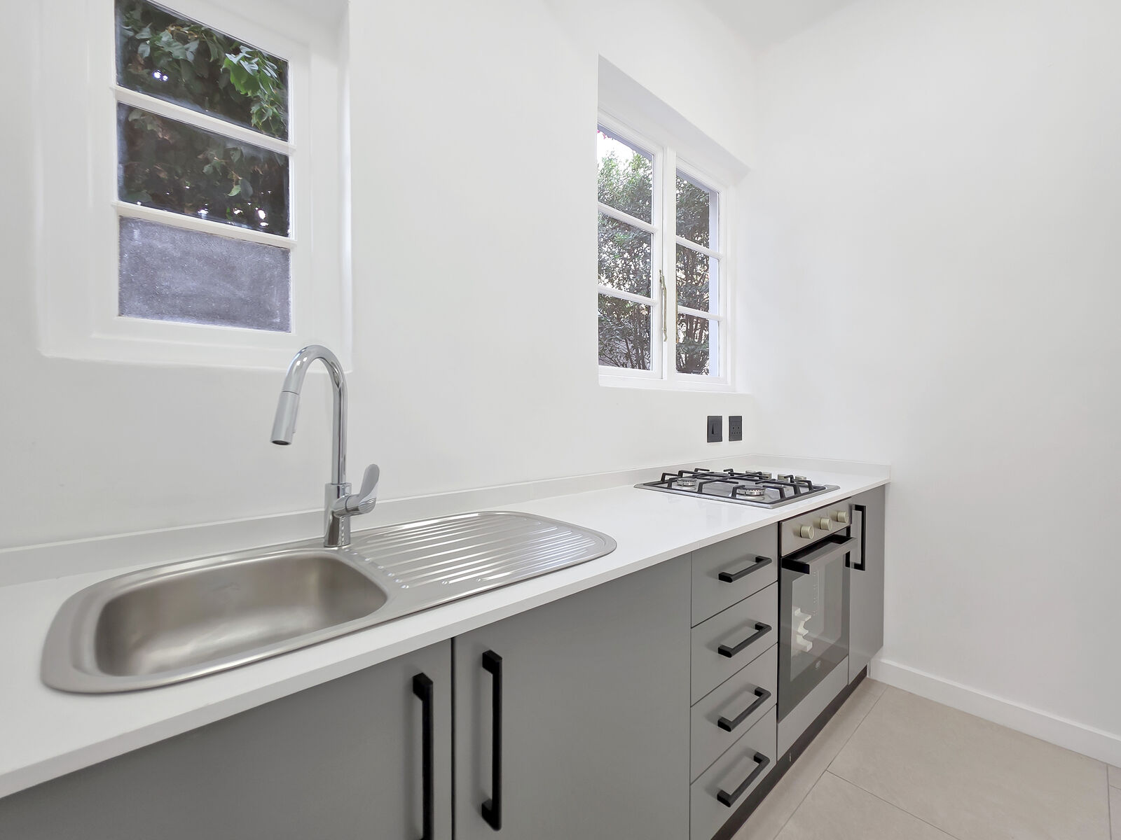 2 Bedroom Apartment For Sale in Sea Point, photo 9