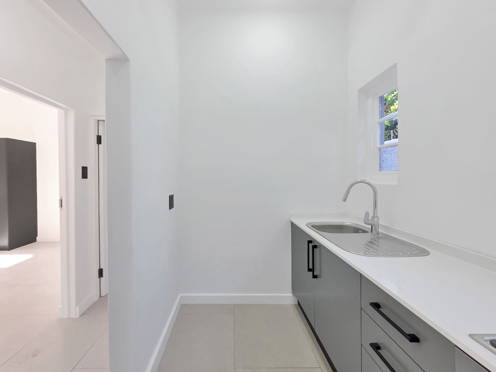 2 Bedroom Apartment For Sale in Sea Point, photo 10