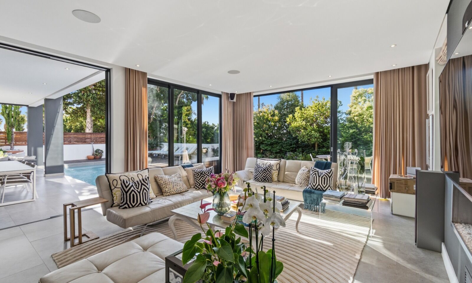 4 Bedroom House For Sale in Fresnaye, photo 8