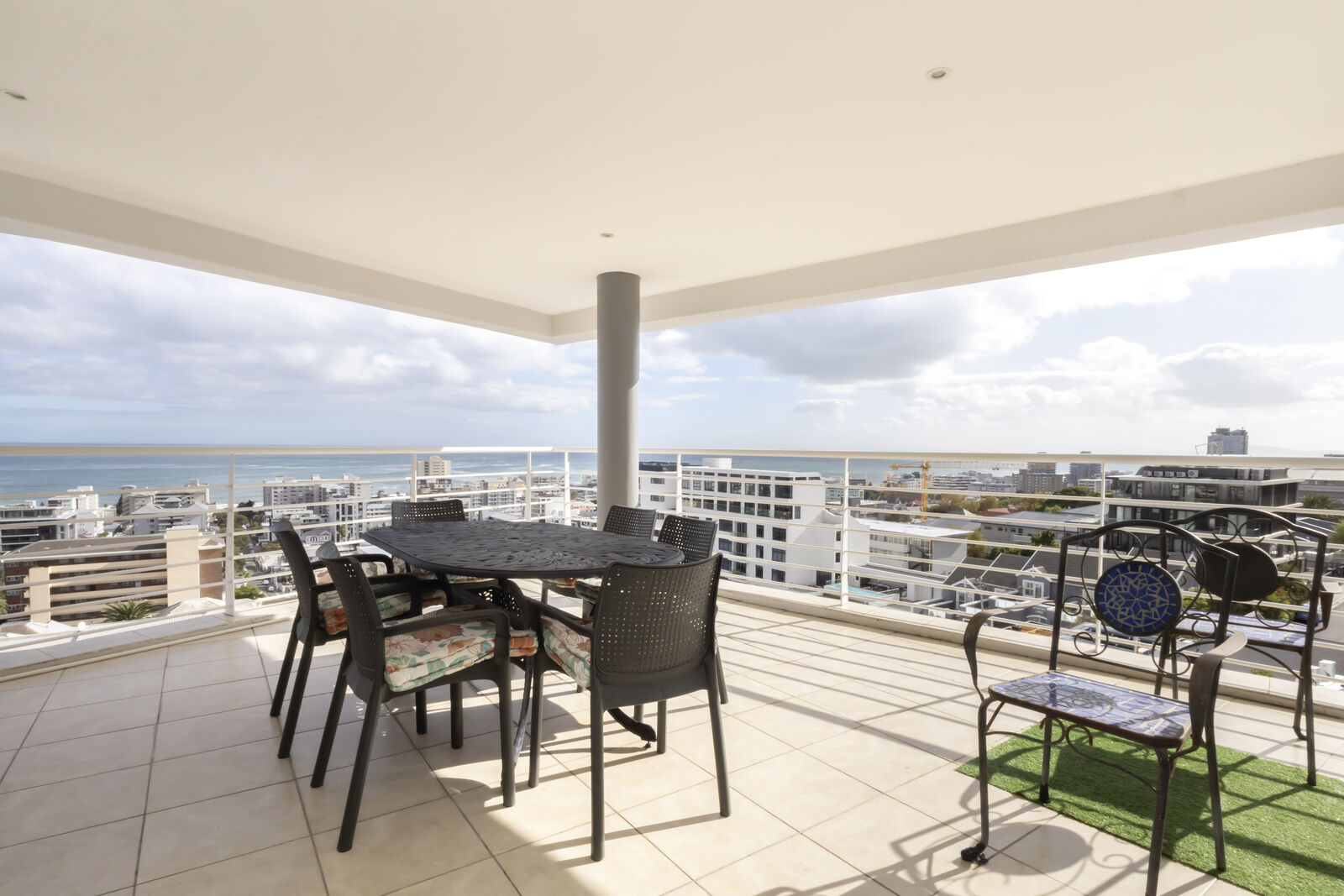 3 Bedroom Apartment For Sale in Sea Point, photo 11