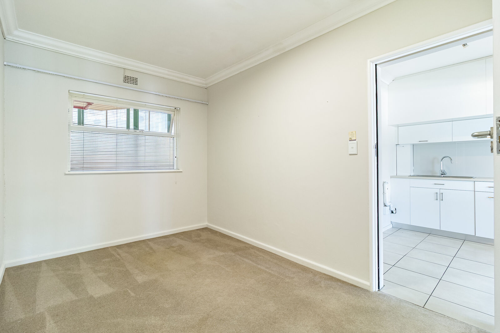 1 Bedroom Apartment For Sale in Mouille Point, photo 6