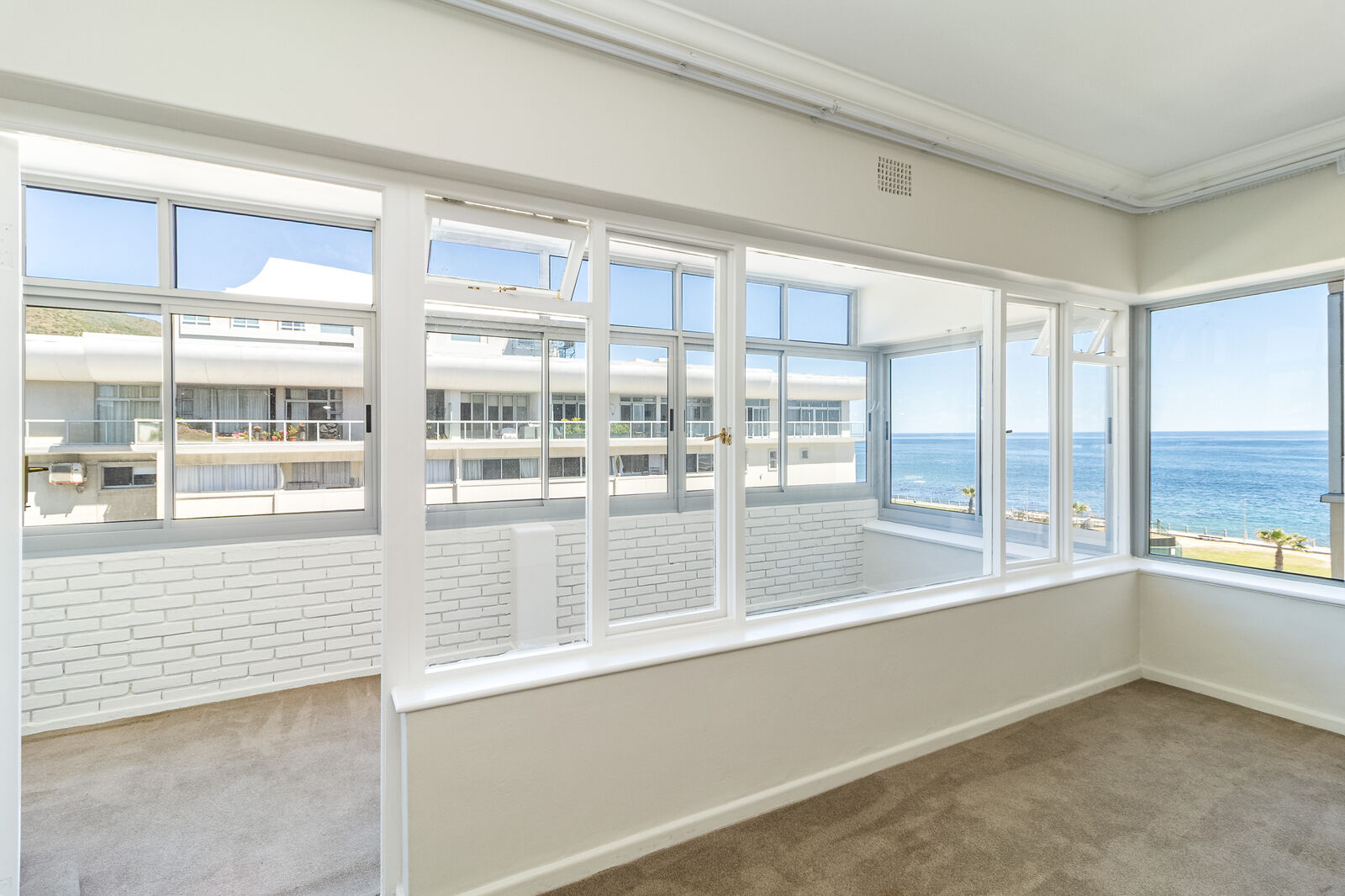 1 Bedroom Apartment For Sale in Mouille Point, photo 8