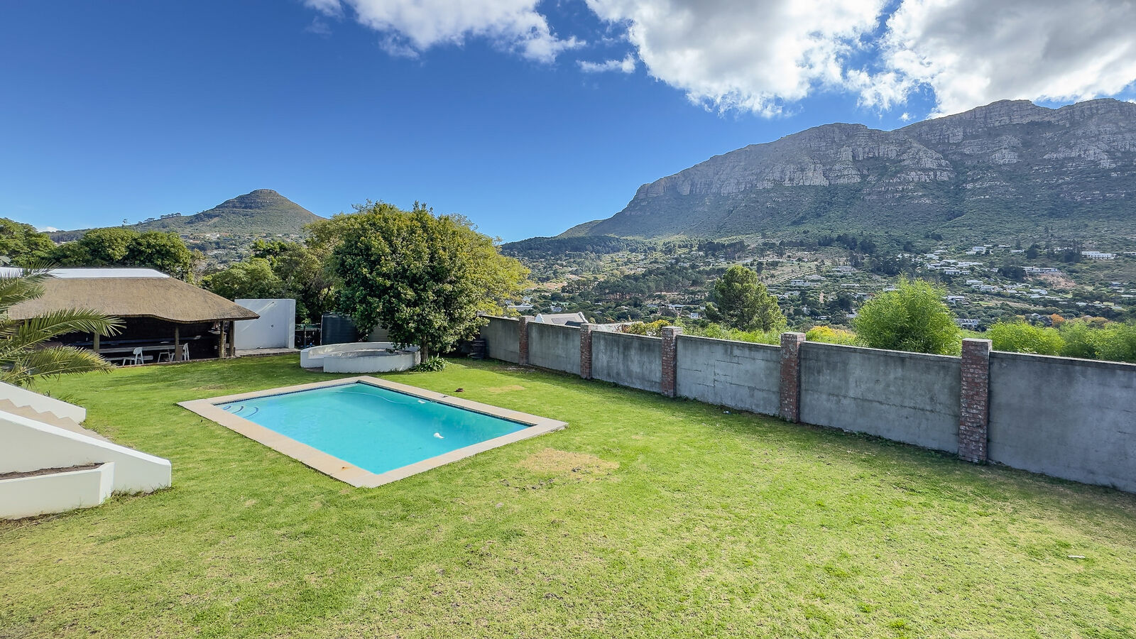 8 Bedroom Freestanding For Sale in The Meadows, photo 3