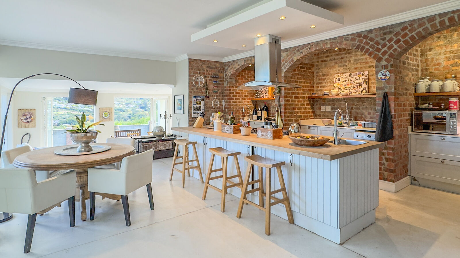 8 Bedroom Freestanding For Sale in The Meadows, photo 8