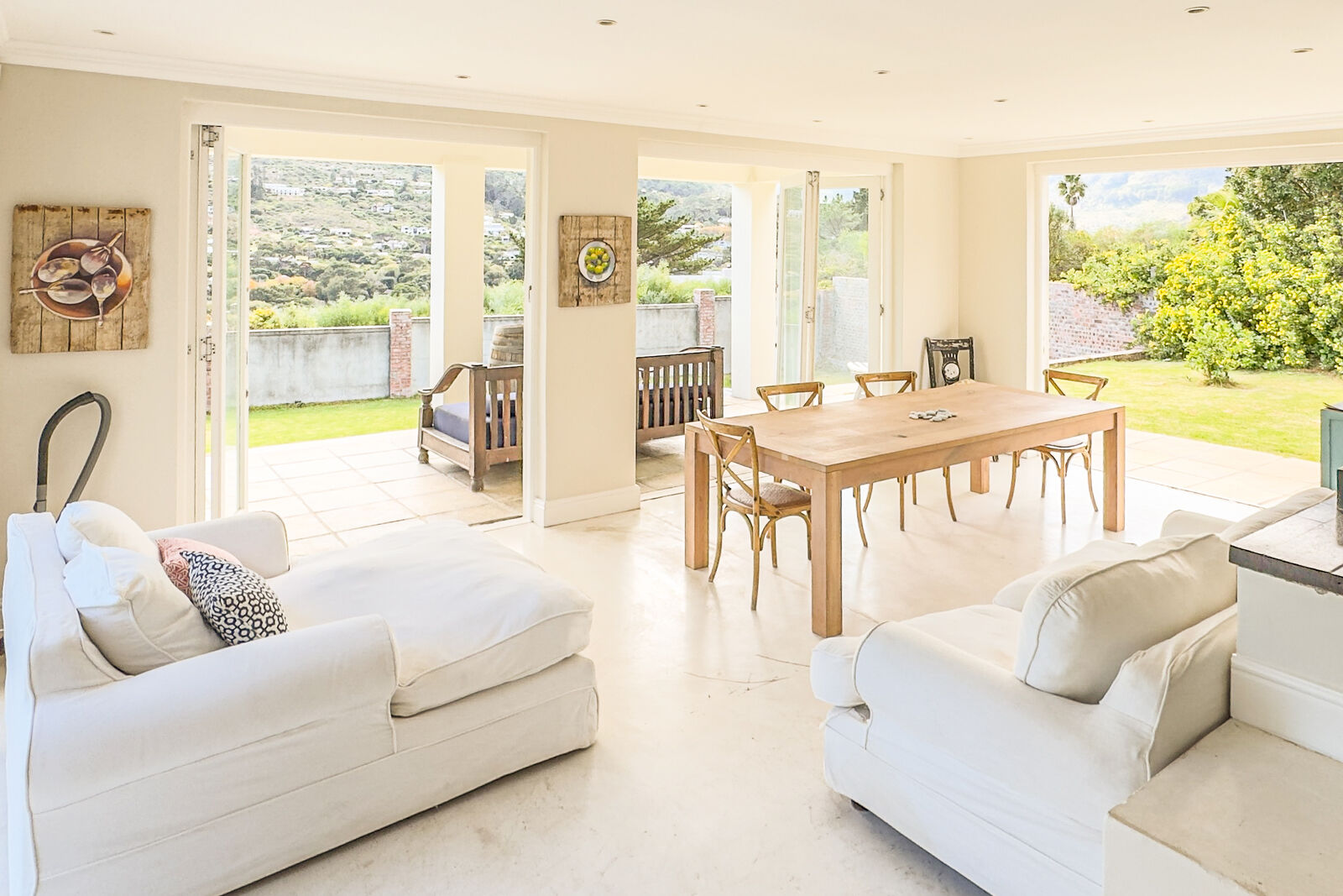 8 Bedroom Freestanding For Sale in The Meadows, photo 12