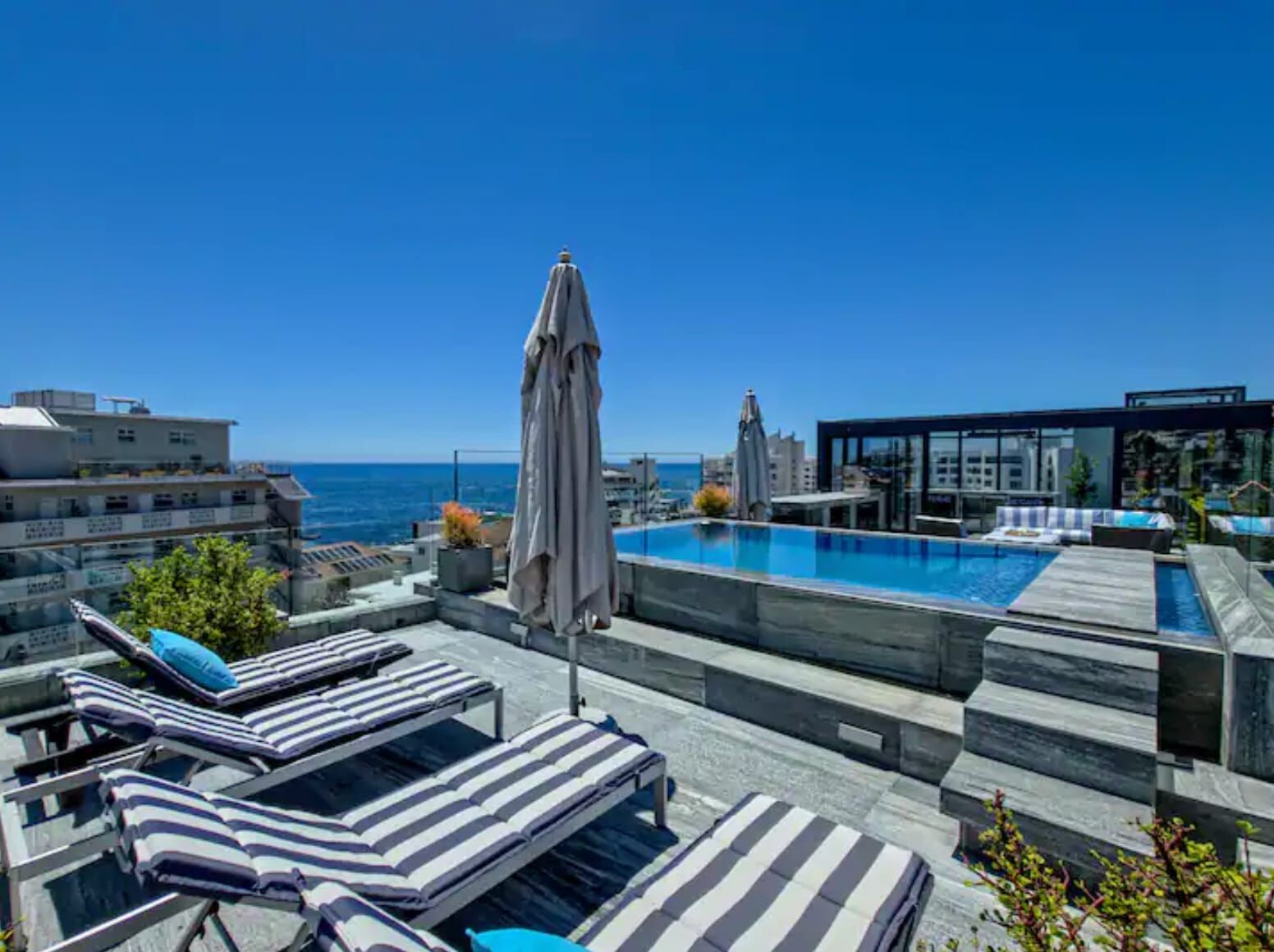 3 Bedroom Apartment To Let in Bantry Bay, photo 3