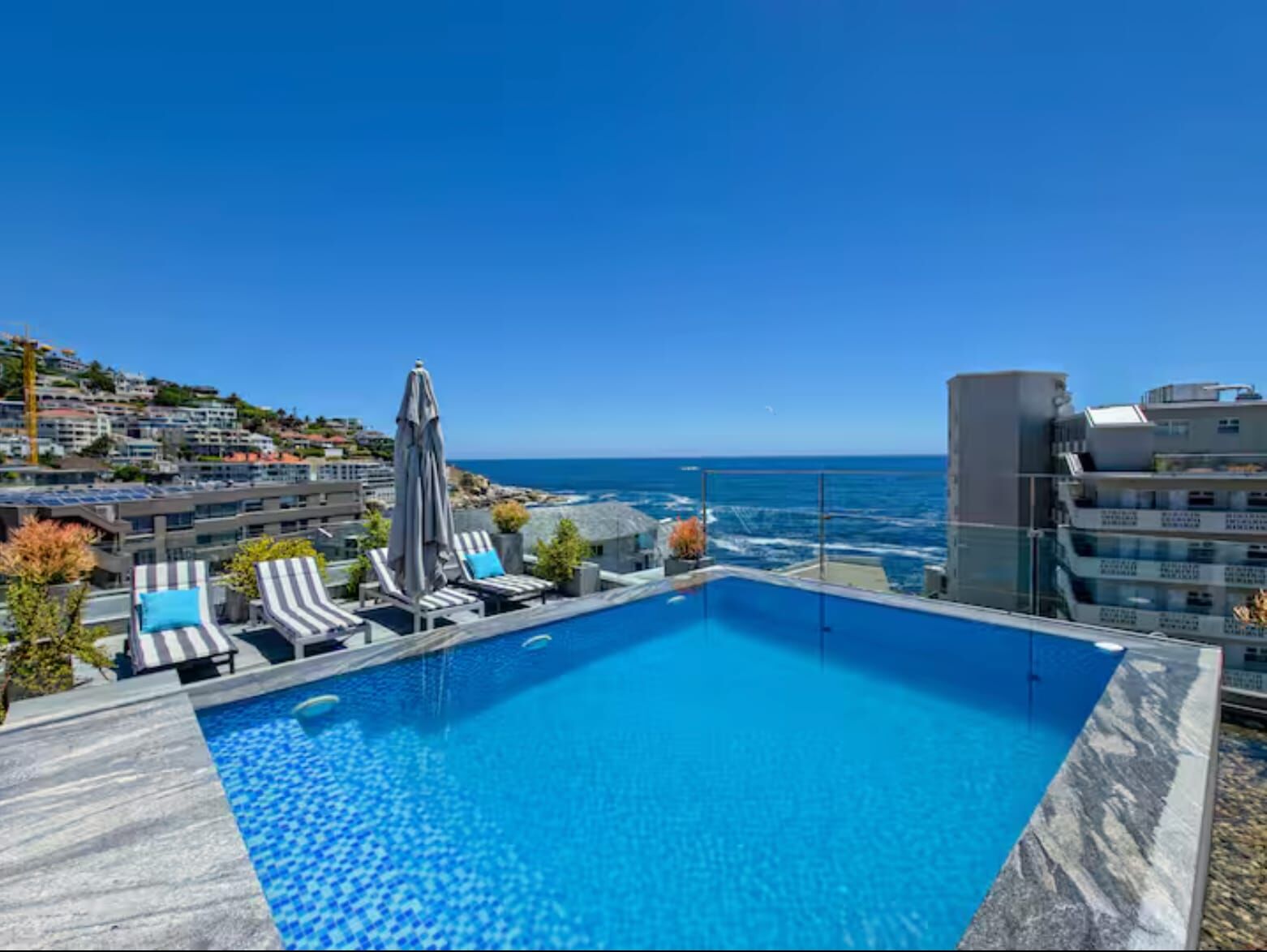 3 Bedroom Apartment To Let in Bantry Bay, photo 4