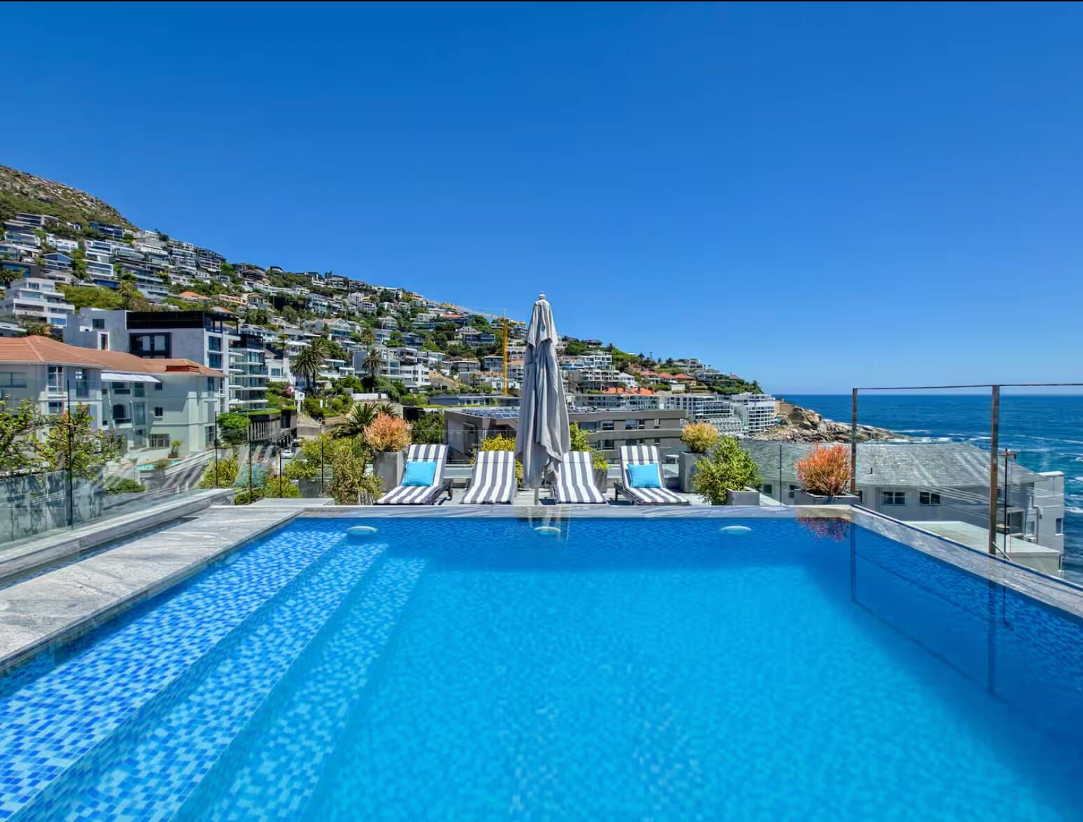 3 Bedroom Apartment To Let in Bantry Bay, photo 7