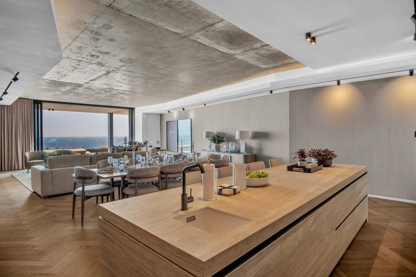 4 Bedroom Apartment To Let in Fresnaye, photo 12