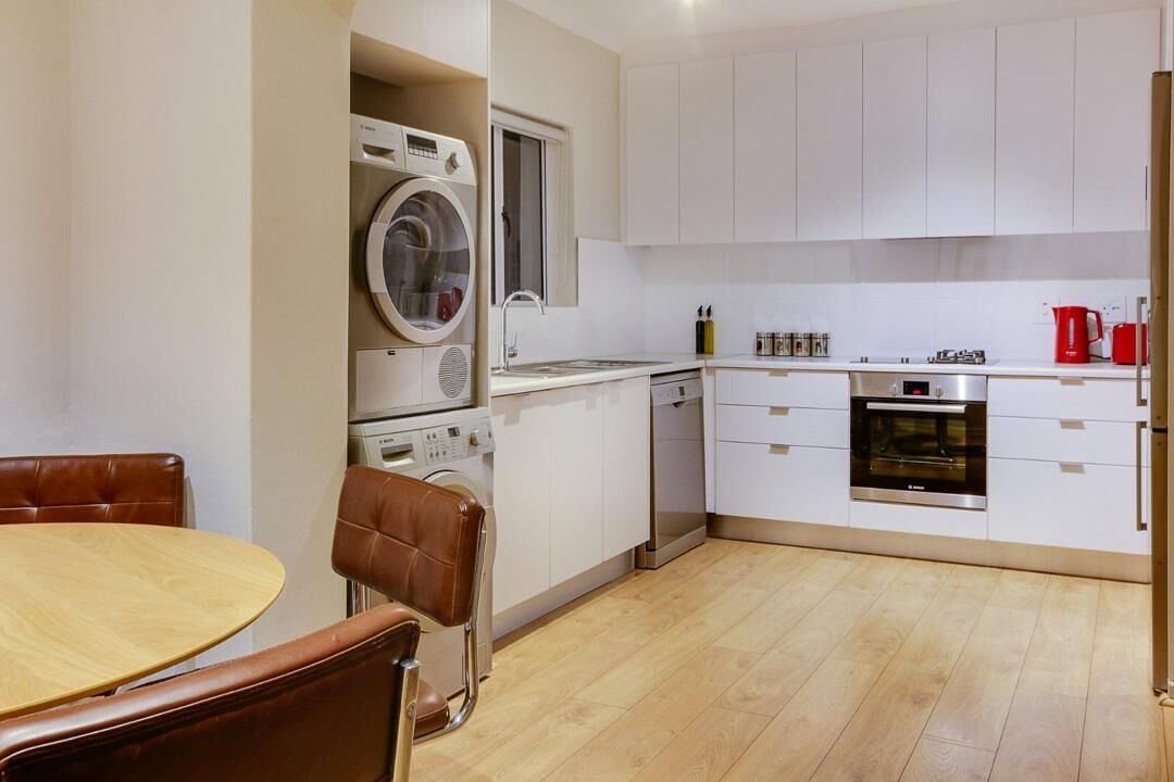 5 Bedroom House For Sale in Camps Bay, photo 9